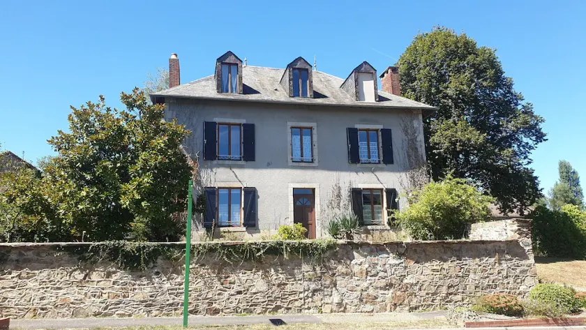 Village house - Image 1