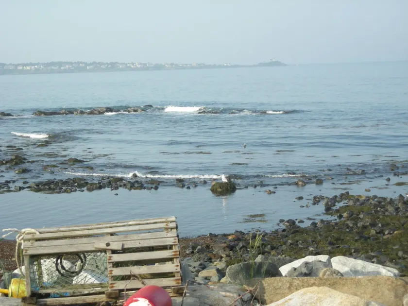 Situé à 40 'de l'océan! Une vue panoramique sur le littoral et les phares! - Image 1