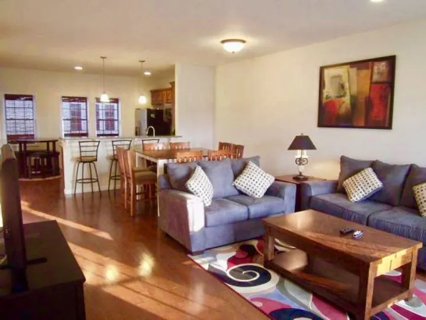 ☀Nouveau Énorme ~ Luxe ~ BeachBLOCK ~ 3 niveaux ~ 4 chambres ~ Lit King ~ Piscine chauffée ~ WIFI privé - Image 1