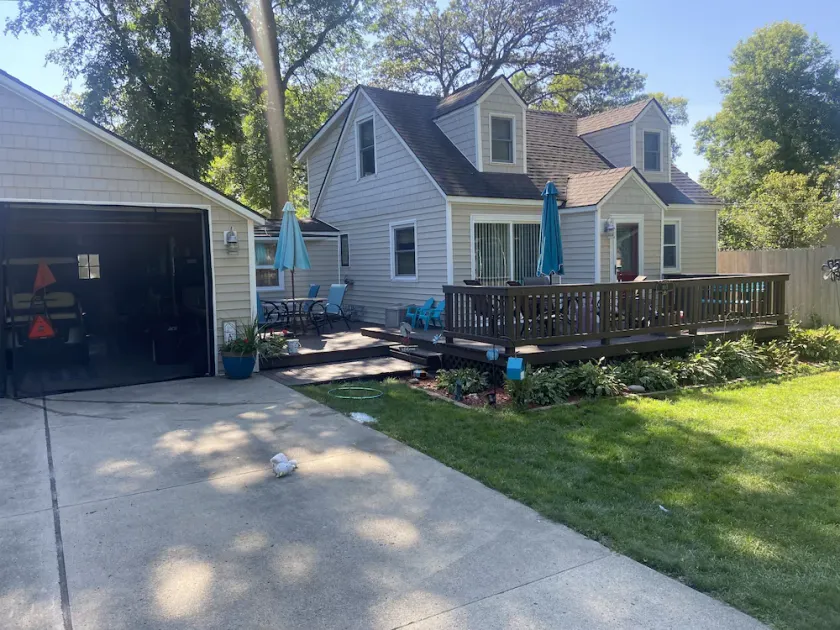 Driveway for Boat Trailers. Walking Distance to Downtown, Beach, The Surf! - Image 1