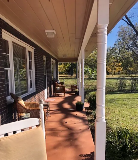 Although a country setting, the cottage has all modern conveniences & comforts - Image 1