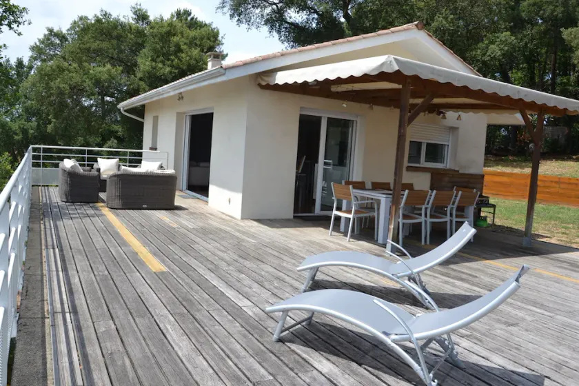 Villa arquitectónica, 8 personas, 140 M2, zona tranquila - Image 1