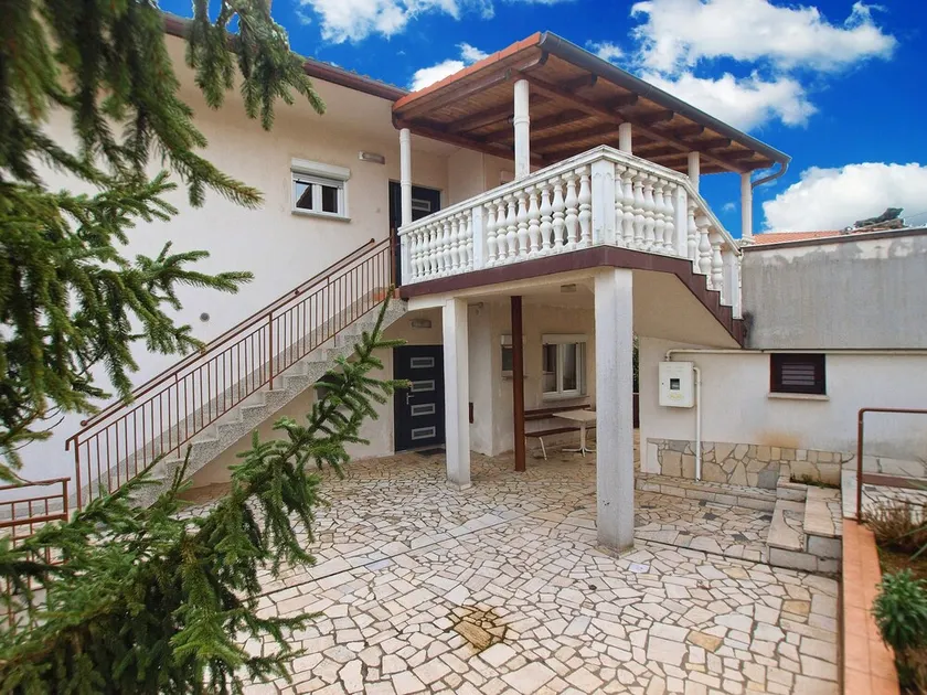 Apartment 847/2003 (Istria - Pula), 800m from the beach - Image 1
