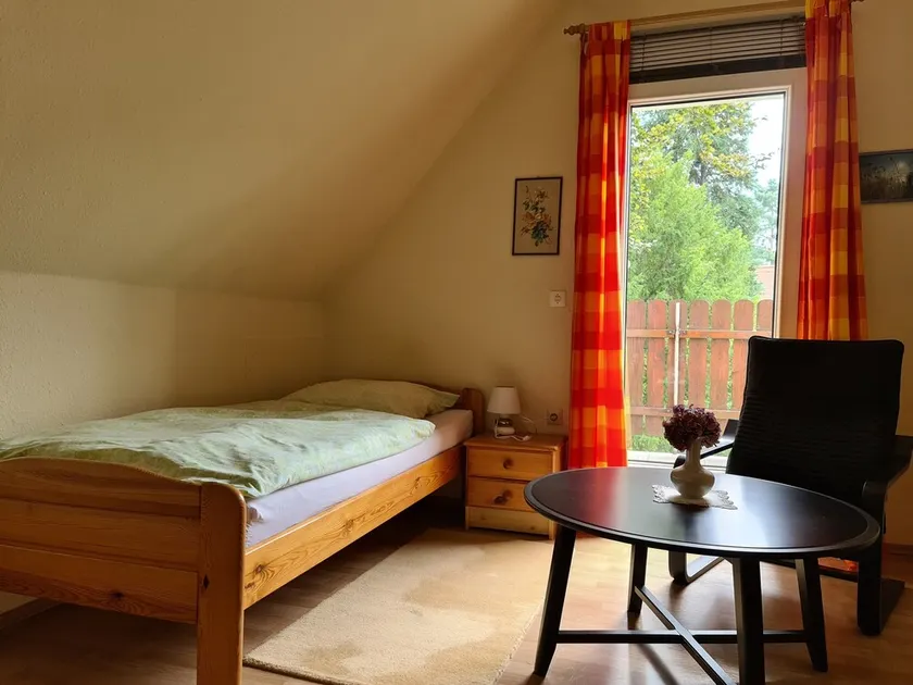 Single room directly opposite Pillnitz Castle - Image 1