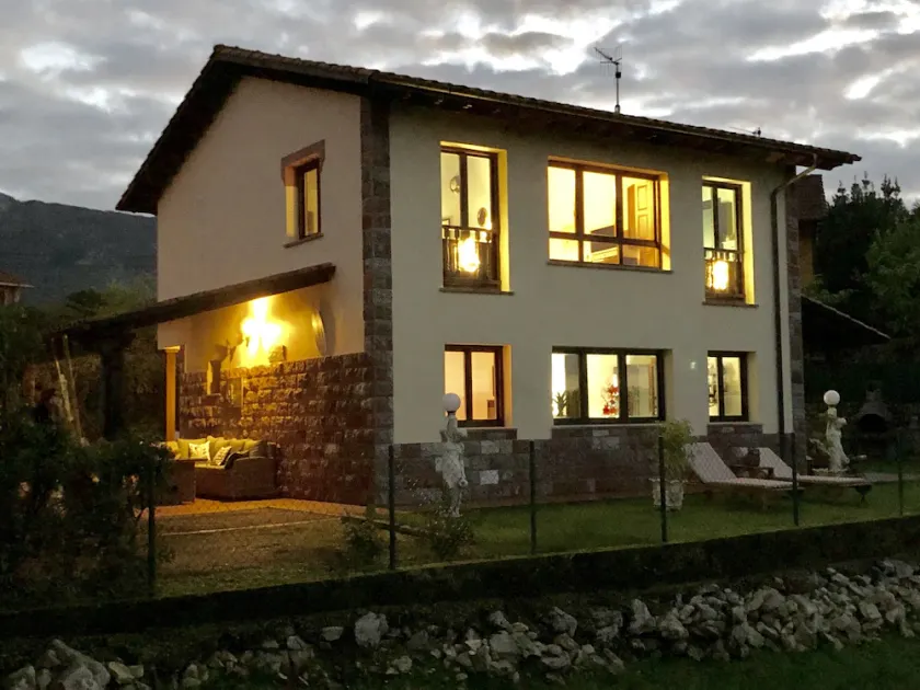 Chalet in Llanes, gegenüber den Narren von Pria - Image 1