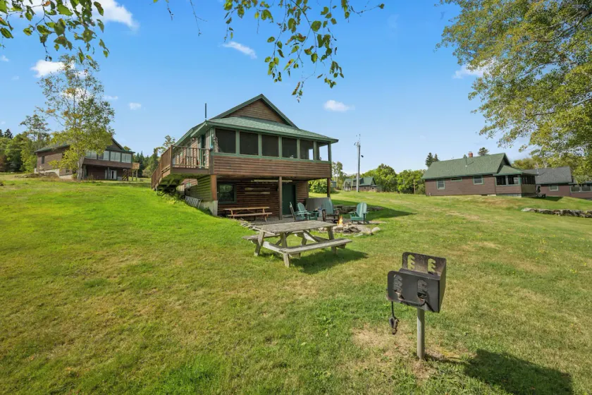 Niboban Cabin #8 -Two floors and pet friendly! - Image 1