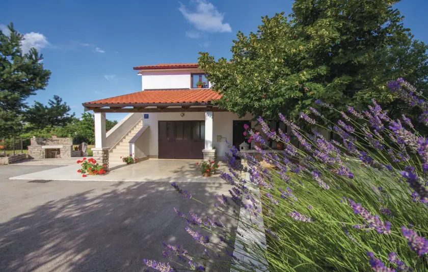 Splendido appartamento con 2 camere da letto a Pazin - Image 1