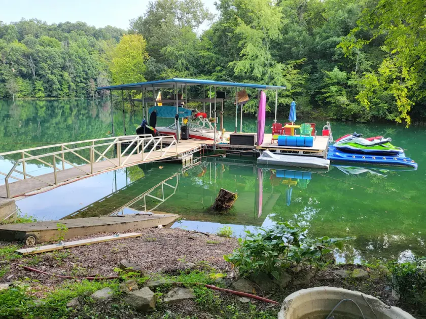 Cozy Comfort on Norris Lake - Tritoon/JetSki rental available - dock for free! - Image 1