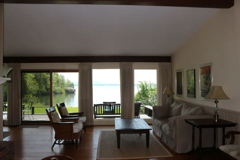 Waterfront Retreat am Lake Champlain - Image 1