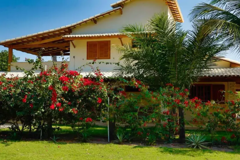 Recent house near the ocean in Bahia - Image 1