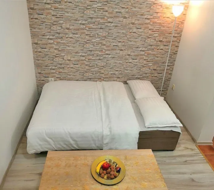 A Cozy Apartment in the Old Market - Image 1