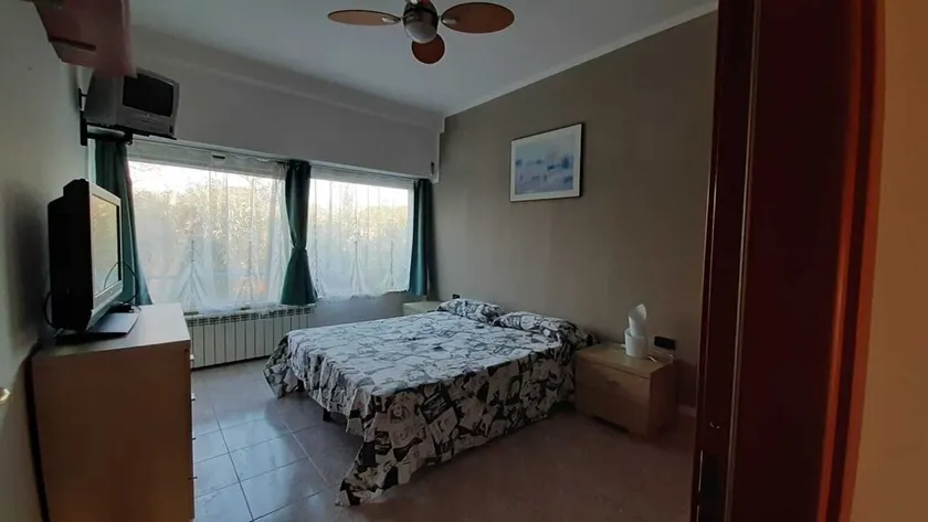 Fantastic apartment with private garden - Image 1