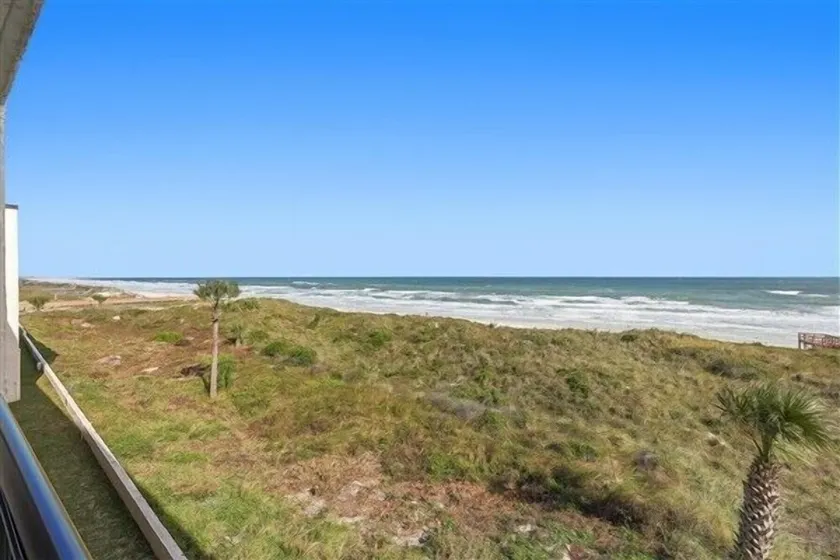 Best Location at Beacher's Lodge - King Bed - Perfect View! - Image 1