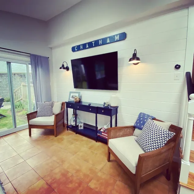 Family Friendly Home with Private Bog View-Close to 2 beaches & town center. - Image 1