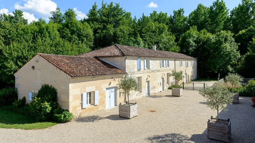 Nénuphar riverside gîte - Image 1