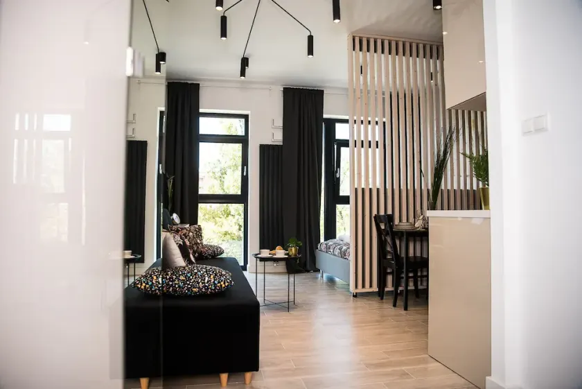 EASY RENT Apartments - BUSINESS CENTER 39, 24h Check-in - Image 1
