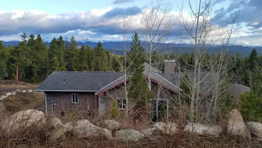 Rocky Mountain Getaway- Divide Views, Hot Tub, Skiing - Image 1