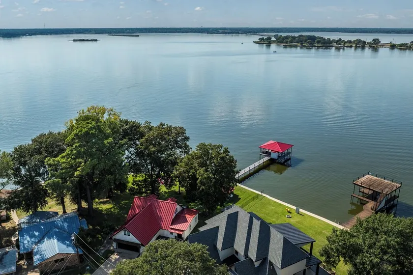 Lake Point Retreat On Cedar Creek Lake - Image 1