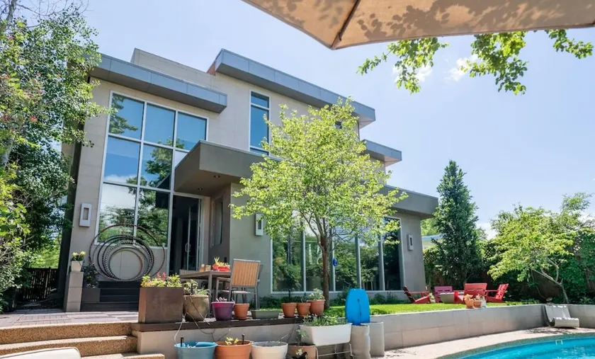 Luxury Art House Estate • Family Reunions • Pool • Game Room • Near Red Rocks,DU - Image 1