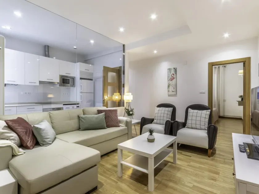 Spacious and cosy in the Azkuna Centre - Image 1