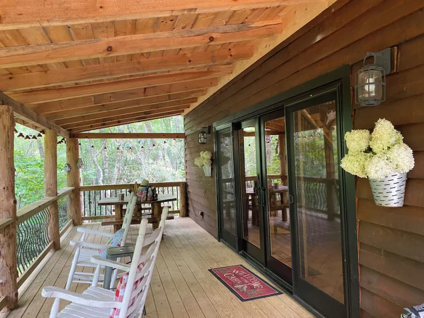 “Up The Creek” Cabin - Image 1