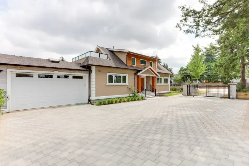 Superb Convenient North Delta Vacation Home with 6 Bed and 6 Bath - Image 1