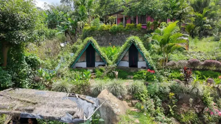Hobbit cabana - Image 1