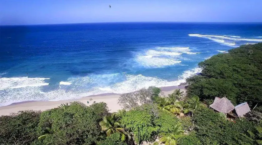 Gorgeous Eco Lodge Boutique Hotel   surf kitesurf yoga next to Encuentro Beach - Image 1