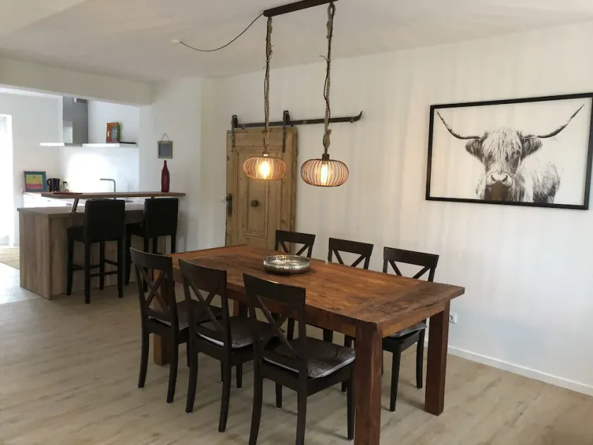 Friendly vacation home- 8 persons, 130sqm, 3 bedrooms, 2 terraces, central - Image 1