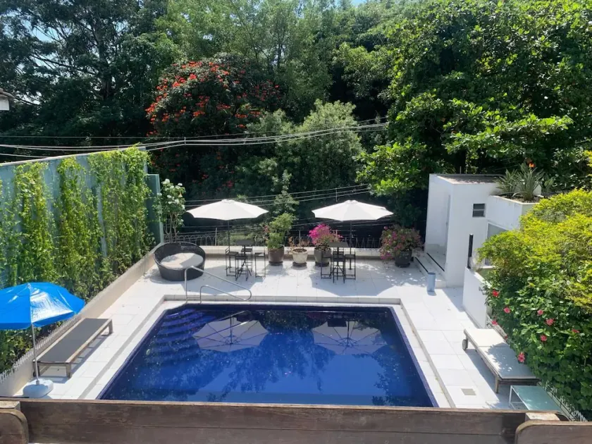Magnificent suspended pool in Morumbi overlooking the Atlantic Forest - Image 1