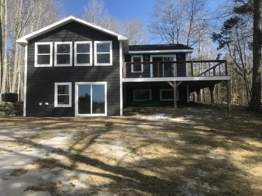 “Otter Getaway” Cozy Damariscotta Lake Year Round Cottage - Image 1