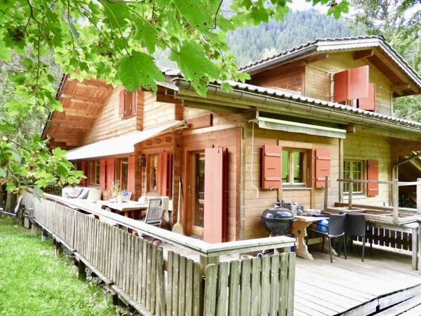 Exclusive Charming 4 Bedroom Chalet near Gstaad - Image 1