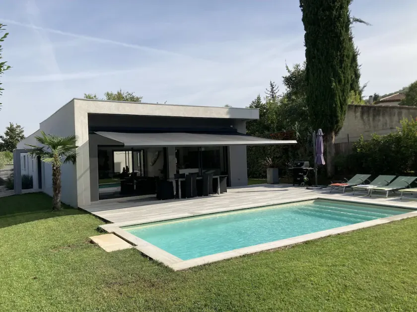 Villa neuve contemporaine a Aix en Provence - Image 1
