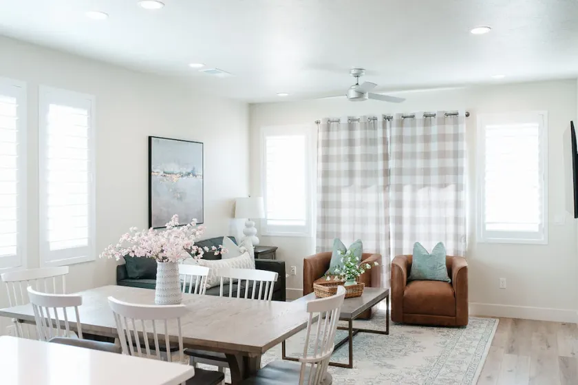 🌲The Monroe ⛰️Pet Friendly Townhouse With Majestic Views and EV Charger Hookup - Image 1