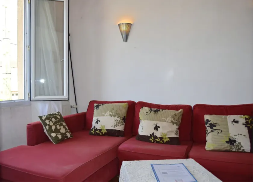 4-bed bungalow, very quiet and close to ALBI town center - Image 1