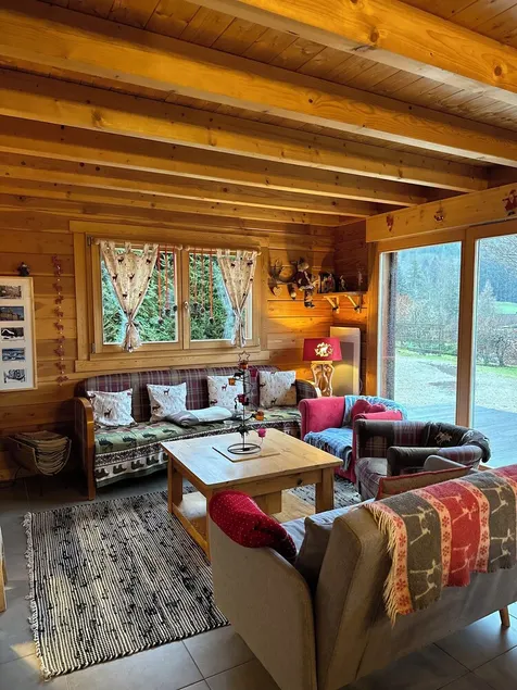 Chalet Érable**** – Sauna – 8 Pers | Ménage, Serviettes & Lits Faits Inclus - Image 1