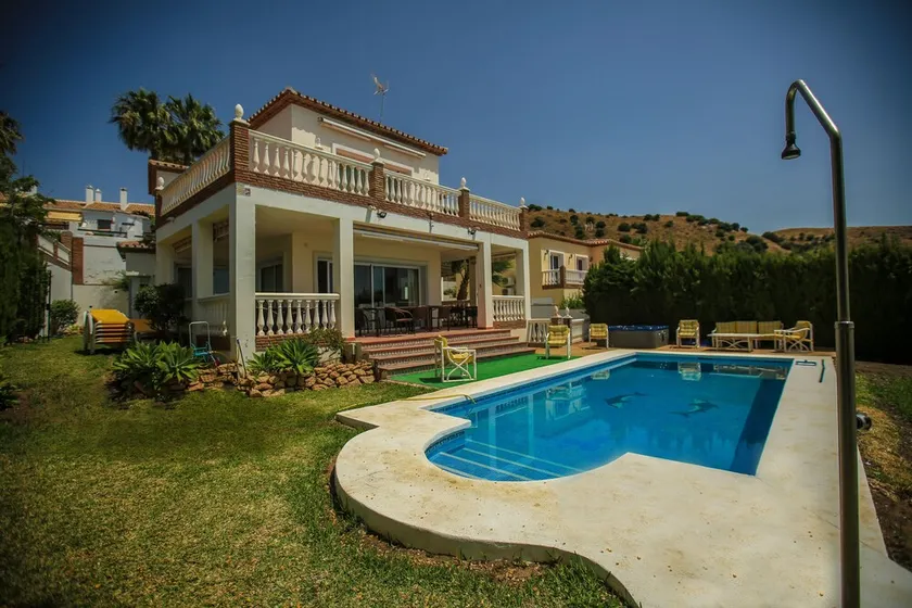 Superbe villa pour 12-14 personnes avec vue sur la Méditerranée à Calahonda, Espagne - Image 1