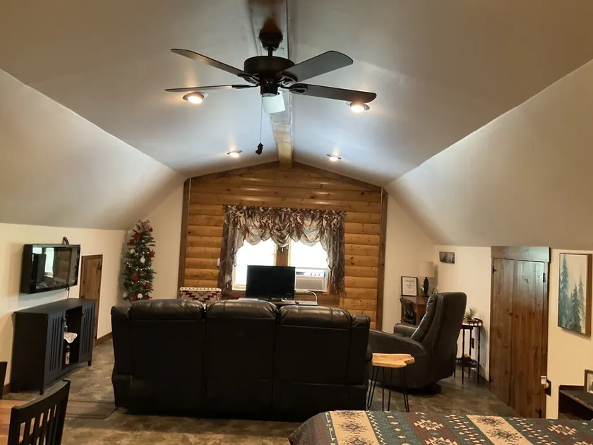 Cozy Studio with Unique Charm in Private Setting - Image 1