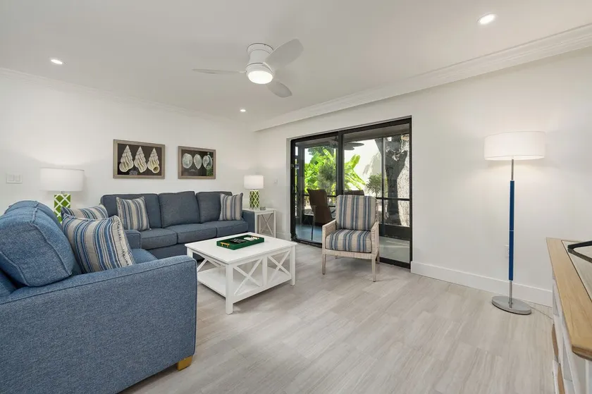 # 441 Sanibel Moorings Courtyard Voir - Image 1