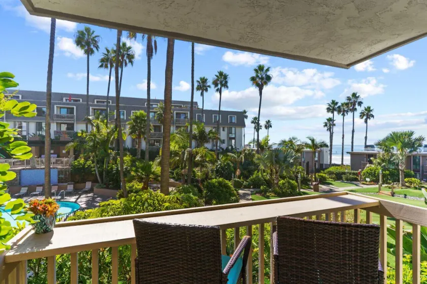 Oceanfront Condo...Views and sounds of the surf from Balcony and Bedroom - Image 1