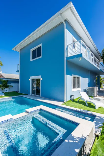 AVAILABLE 4 CHRISTMAS- Ocean Breeze Oasis w Private Heated Pool in Florida Keys - Image 1
