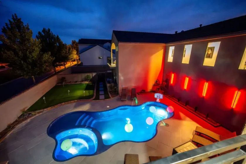 Amazing New Home with Trailer Parking, large pool and spa. Even has a mini golf area! - Image 1