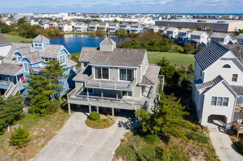 Serenity Now: Dog-Friendly Home in Golf Course Community w/ Water Views - Image 1
