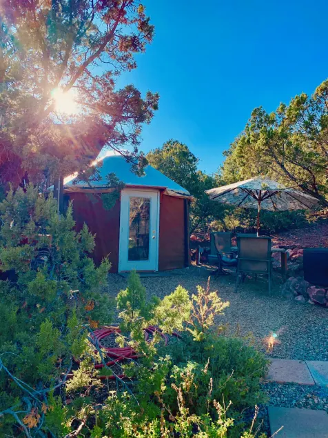 Das YOGA YURTA in der NACHHALTIGEN SONNIGEN MILDEN ECO-VILLA - Image 1