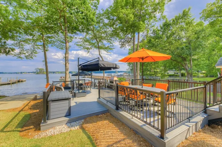 Majestic Lake Murray Retreat - Image 1