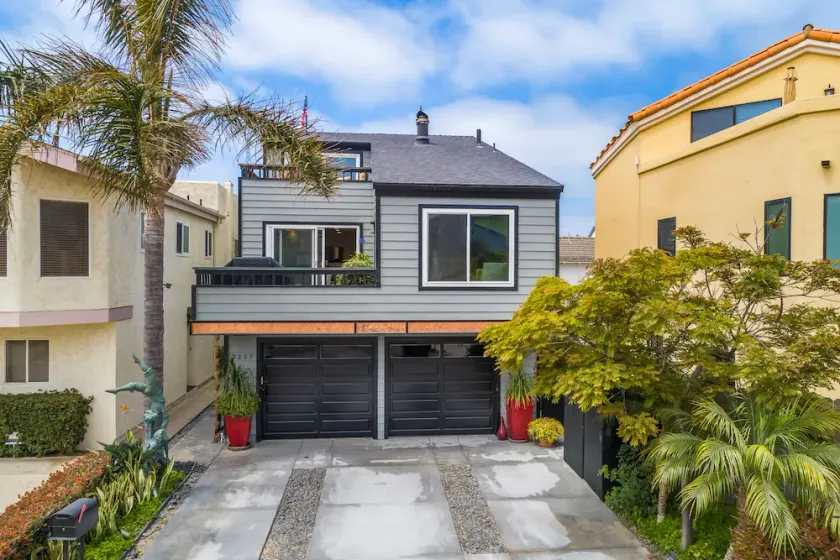 Steps to the Sand & Harbor - Views, Modern & Fully Stocked w/ 4 Spacious Decks - Image 1