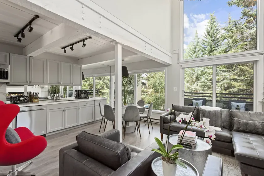 3 Bed/3 Bath In Town Aspen Luxury King & 2 Queen Bed W/D AC Parking Balcony Wifi - Image 1