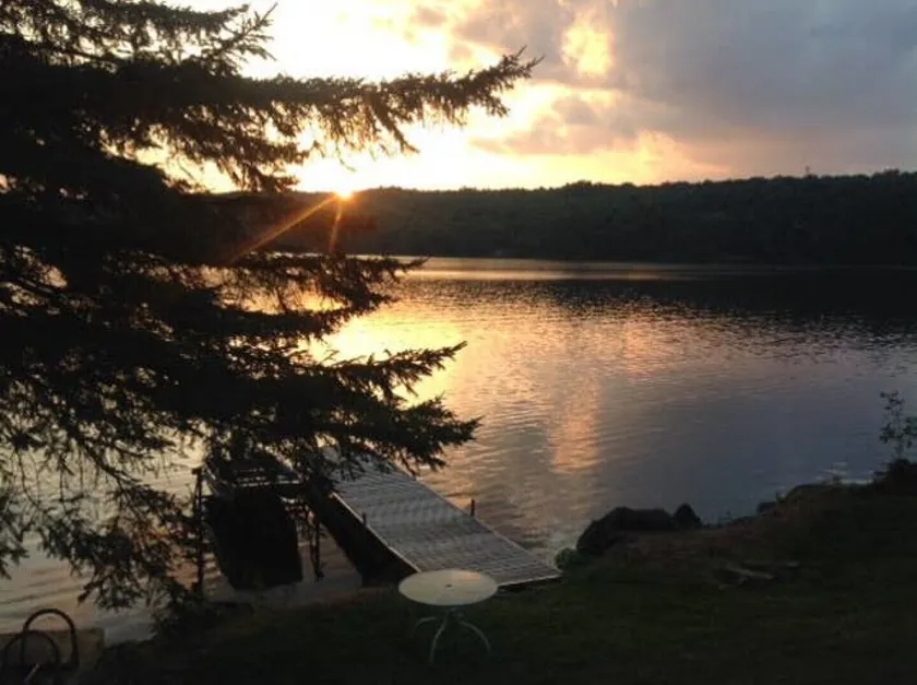 Rebecca's Waterfront Cottage Westport Ontario - Image 1