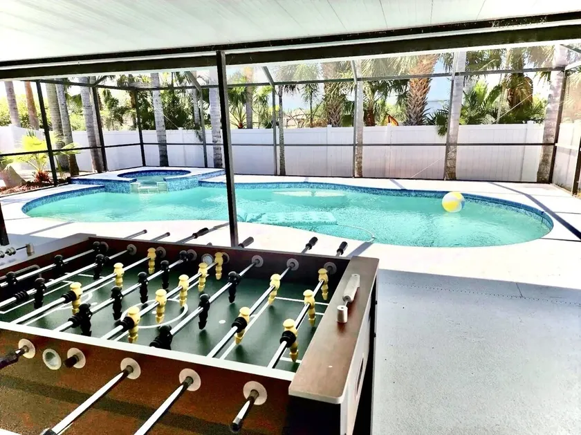 Beautiful 3BR Pool home / Billiards / Spa / Close to airport - Image 1