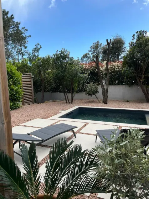Contemporary villa for 2 people, private pool, enclosed grounds - Image 1